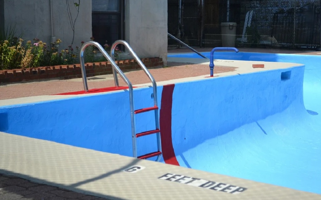 What To Consider Before You Drain Your Pool